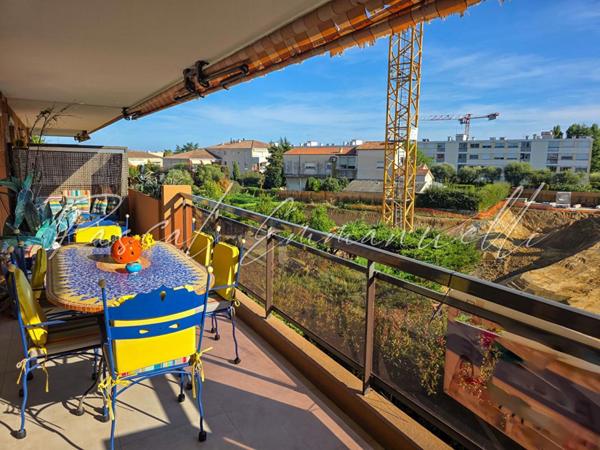 Appartement  4 pièce(s) dernier étage 102m2 Antibes Jules Grec  avec Piscine