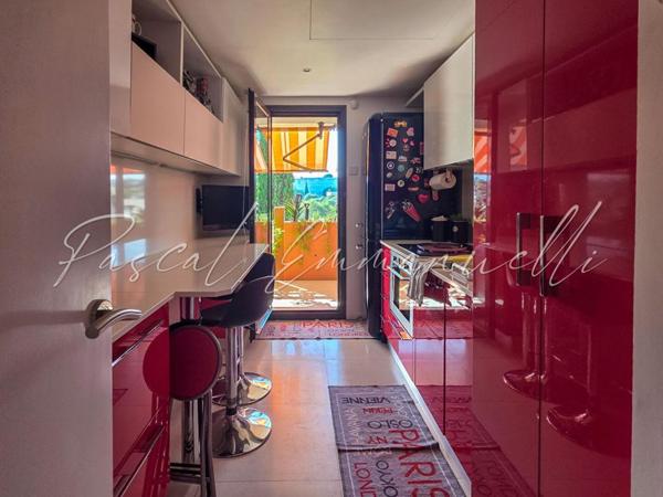 Appartement  4 pièce(s) dernier étage 102m2 Antibes Jules Grec  avec Piscine