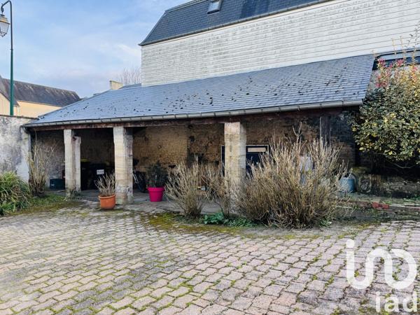 Maison 8 pièces de 215 m² à Bayeux (14400)