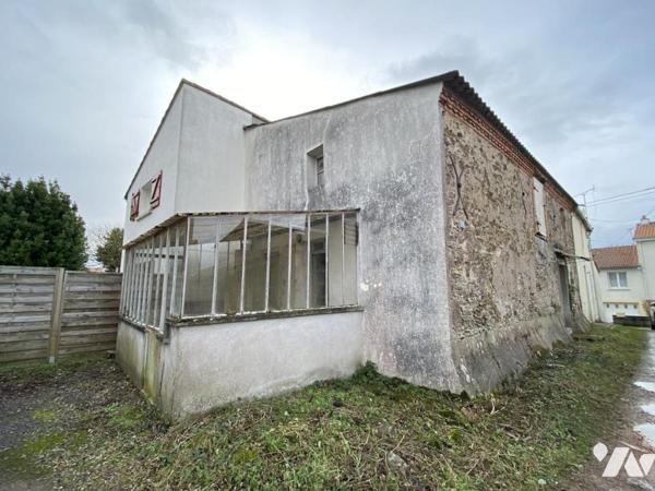 BOUZILLE - Maison à rénover - Bourg