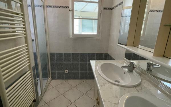 Maison à vendre    5 pièces •  Niort