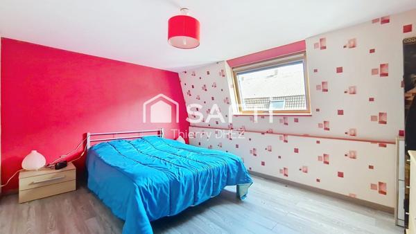 Charmante semi-Flamande de 111m² lumineuse et sans travaux. Jardin, garage et stationnement privatif. DPE B