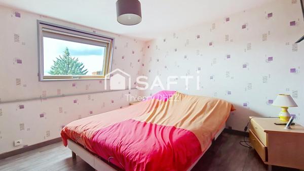 Charmante semi-Flamande de 111m² lumineuse et sans travaux. Jardin, garage et stationnement privatif. DPE B