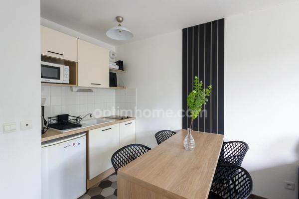 Proximité immédiate de Honfleur - Appartement T2 - 31.50 m2 - 1 chambre - Terrasse - 1er et dernier étage sans ascenseur - Parking - Piscine
