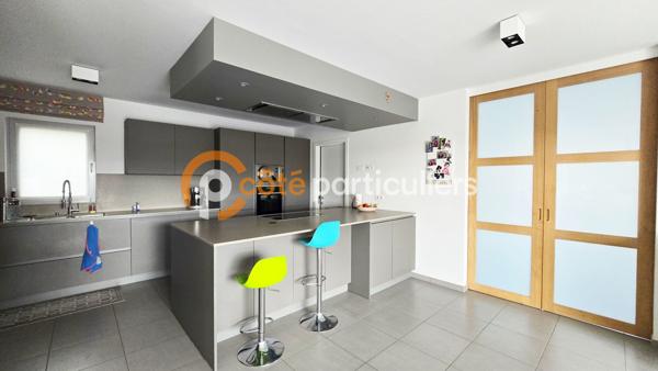 Vente Maison240 m² - 7 Pièces - CAMPHIN EN PEVELE (59780)