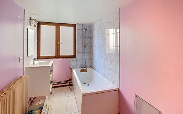 Immeuble à vendre    7 pièces •  Blanzy