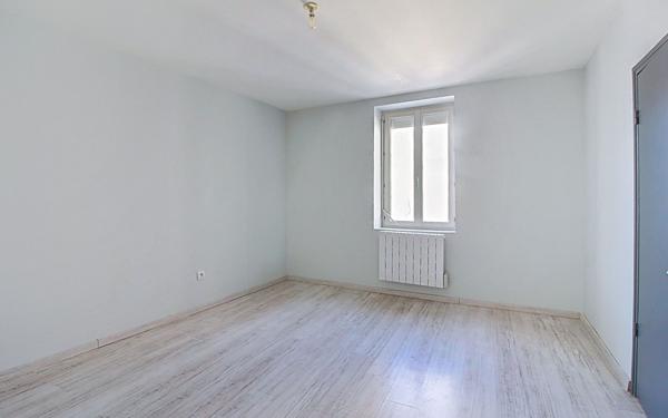 Immeuble à vendre    7 pièces •  Blanzy