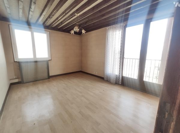 CUSSET - Quartier des Darcins
APPARTEMENT  F2  sur balcon   avec GARAGE + Cave