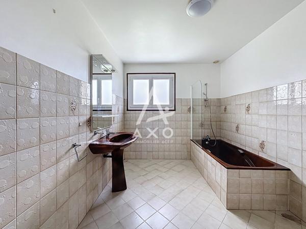 GRANDE VILLA FAMILIALE À LA LOUPE  5 CHAMBRES  SOUS-SOL TOTAL  TERRAIN DE 1650 M²