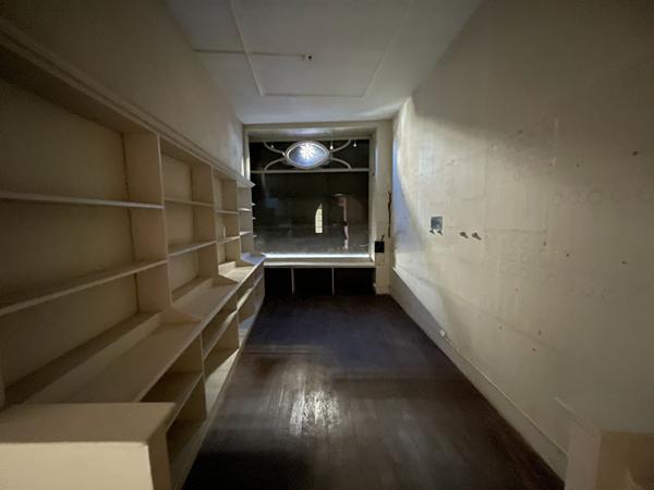 Local commercial Amberieu En Bugey en plein centre ville