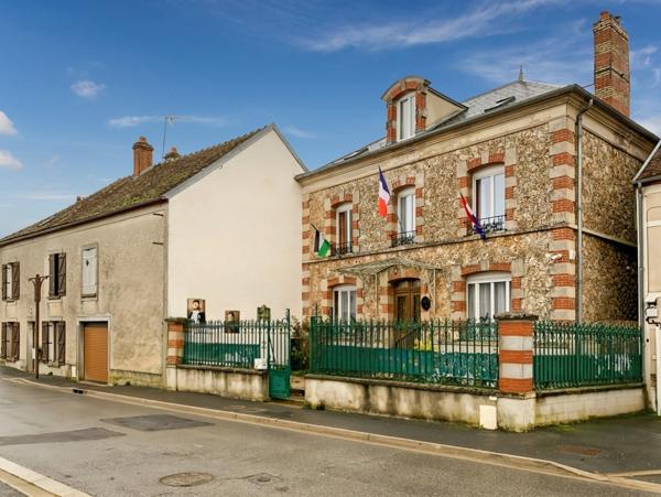 Maison à vendre 8 pièces MONTMIRAIL (51)