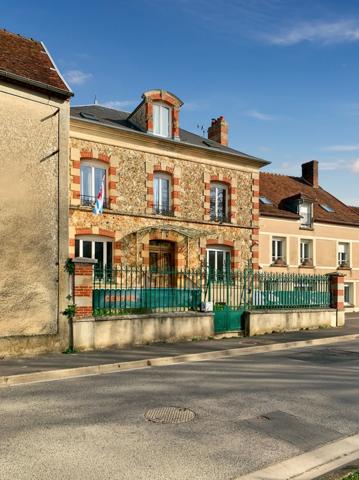 Maison à vendre 8 pièces MONTMIRAIL (51)