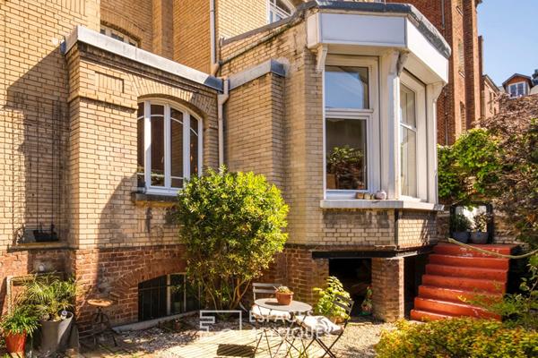 Appartement de charme avec cour privative en centre-ville