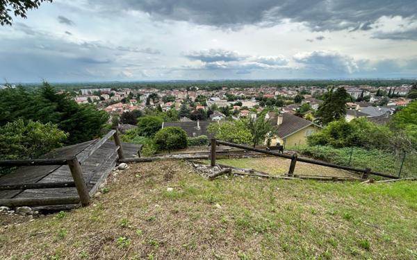 Terrain à vendre    Miribel