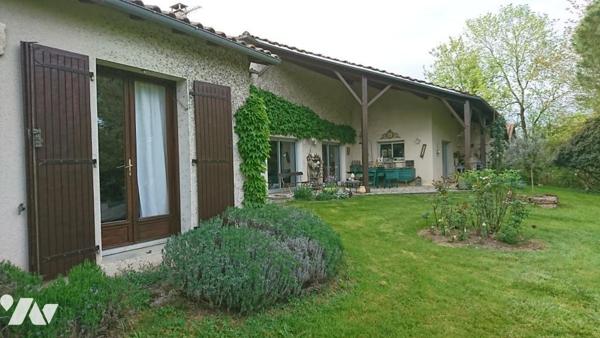 AUGE, pavillon d'architecte de 363 m²habitable sur 7 810 m² de terrain