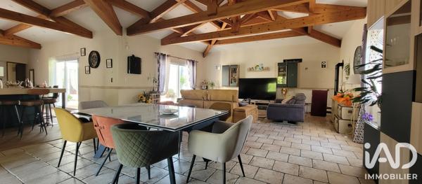 Maison à vendre 8 pièces 205 m² Saint-Jean-d'Angély