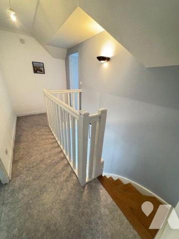 A vendre MAISON à MOËLAN-SUR-MER (29)

À 500 mètres de la plage, jolie maison contemporaine d...