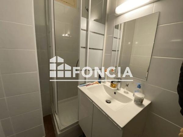 Location Studio 26.5 m² - 83 RUE DESLANDES Tours 37000