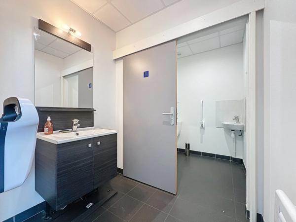 Local/bureau à louer PARCAY MESLAY (37)