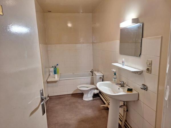 Vente                                                      Appartement
                        
                     3 pièces                      48 m2                     à Perpignan