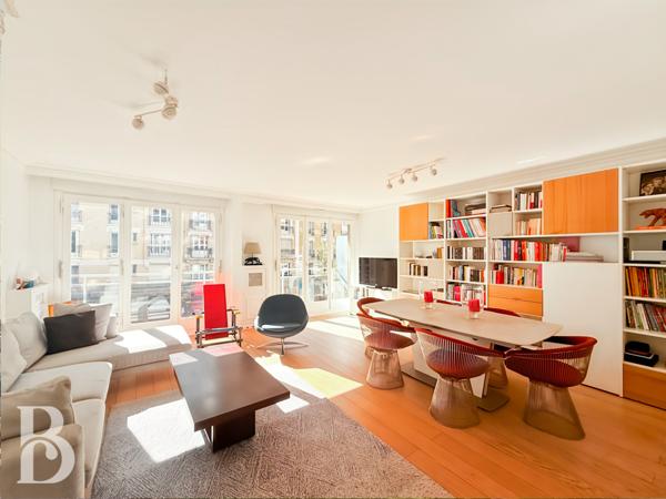 Paris (75015) Très bel appartement 3 chambres avec balcons- vue dégagée