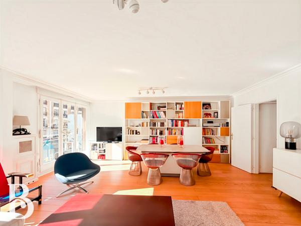 Paris (75015) Très bel appartement 3 chambres avec balcons- vue dégagée