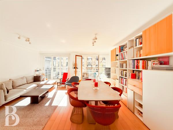 Paris (75015) Très bel appartement 3 chambres avec balcons- vue dégagée