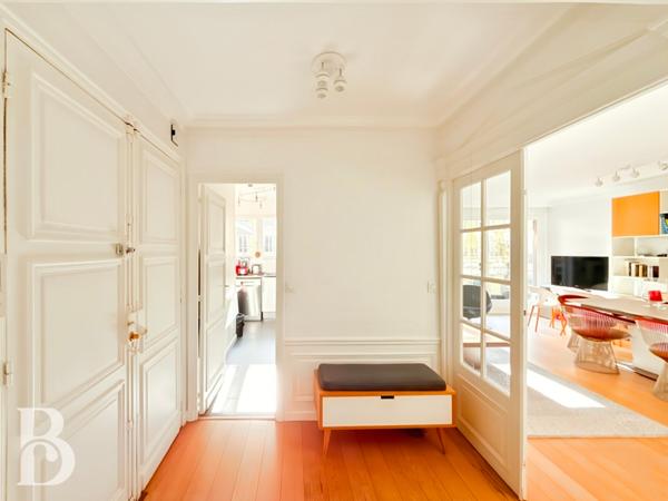 Paris (75015) Très bel appartement 3 chambres avec balcons- vue dégagée