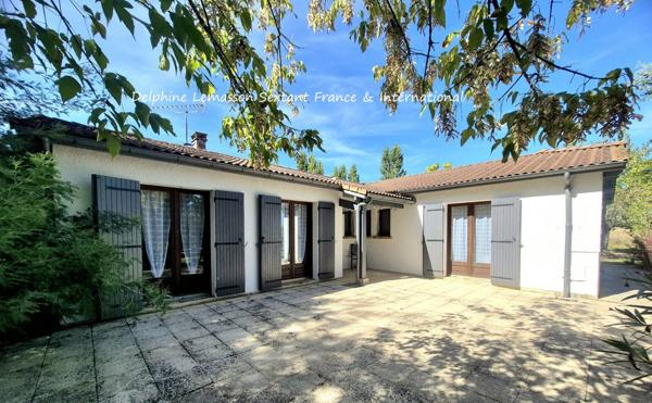 Maison de plain-pied avec piscine chauffée, 3 chambres, 3 salles d'eau