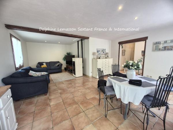 Maison de plain-pied avec piscine chauffée, 3 chambres, 3 salles d'eau