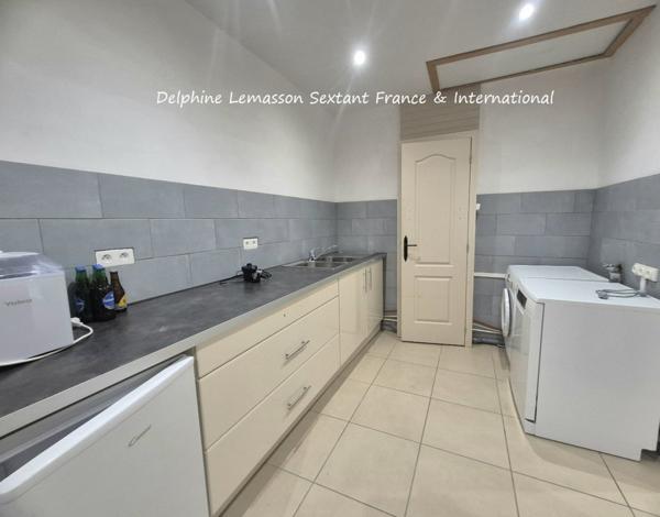 Maison de plain-pied avec piscine chauffée, 3 chambres, 3 salles d'eau