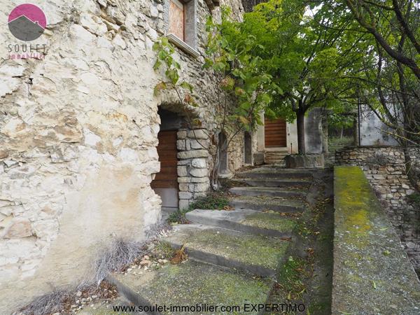 Fontaine-de-Vaucluse (84800) Superbe maison de hameau à rénover