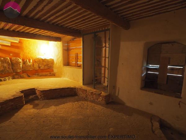 Fontaine-de-Vaucluse (84800) Superbe maison de hameau à rénover