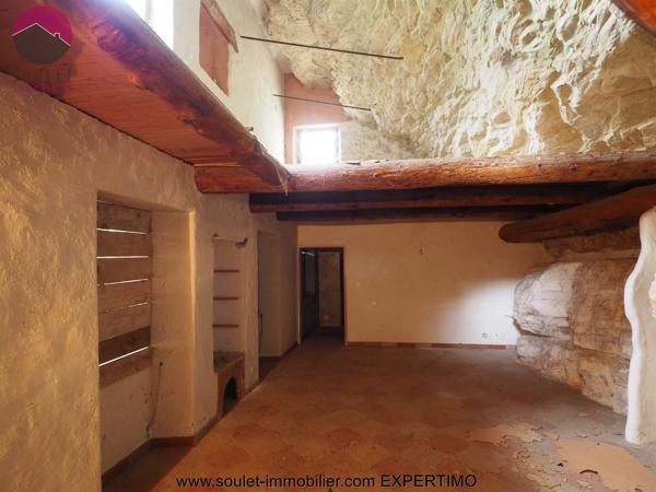Fontaine-de-Vaucluse (84800) Superbe maison de hameau à rénover