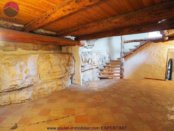 Fontaine-de-Vaucluse (84800) Superbe maison de hameau à rénover