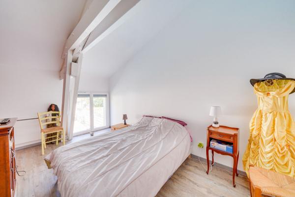 Maison en pierre de 340m² + dépendance 670 00€ FAI