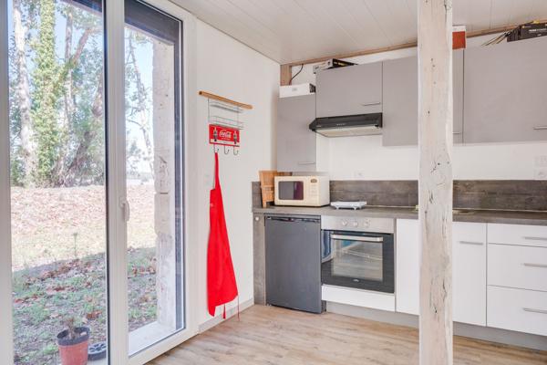 Maison en pierre de 340m² + dépendance 670 00€ FAI