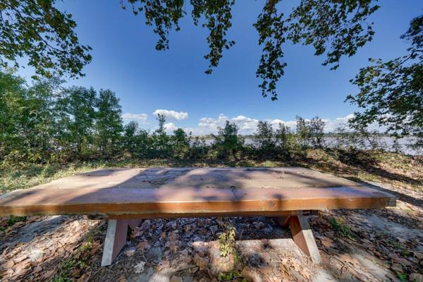 Maison en pierre de 340m² + dépendance 670 00€ FAI