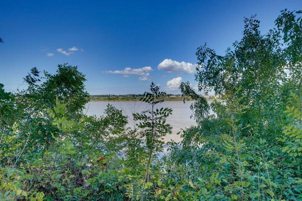 Maison en pierre de 340m² + dépendance 670 00€ FAI