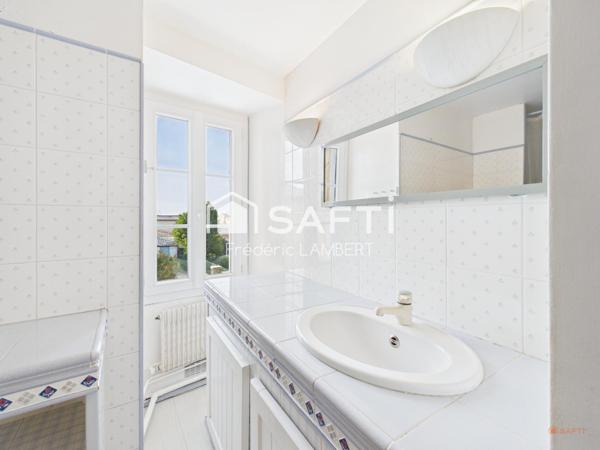 Maison de ville rénovée avec jardin & dépendance