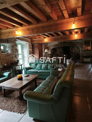 Domaine du 18ème restauré avec rivière privée