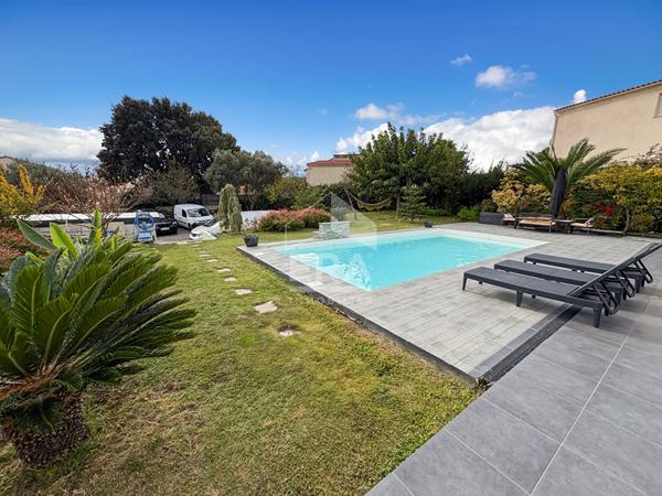 SEPTEMES LES VALLONS - EXCLUSIVITE - Villa de plain pied 140m2 sur parcelle de 1278m2 avec garage et piscine