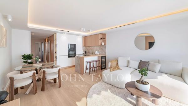 Appartement 3 Pièces en Front de Mer avec Vue Panoramique – Pointe Croisette