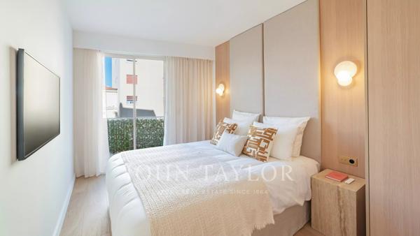 Appartement 3 Pièces en Front de Mer avec Vue Panoramique – Pointe Croisette