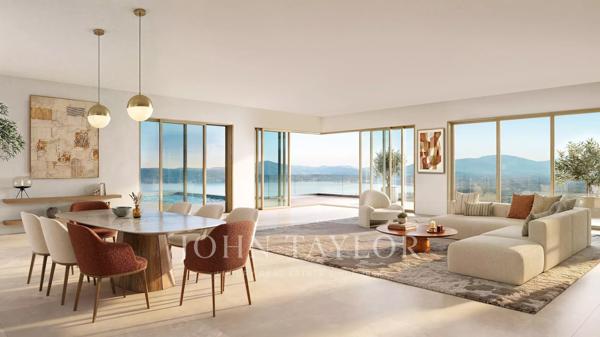 Villa d’Exception avec Vue Mer et Collines des Maures
