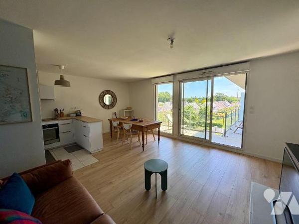 PACE - Dans une copropriété de 2007, appartement T3 situé au 3ème et dernier étage, comprenant ...