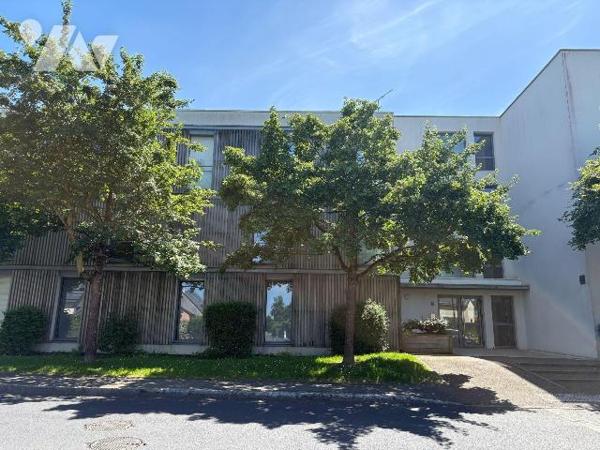 PACE - Dans une copropriété de 2007, appartement T3 situé au 3ème et dernier étage, comprenant ...