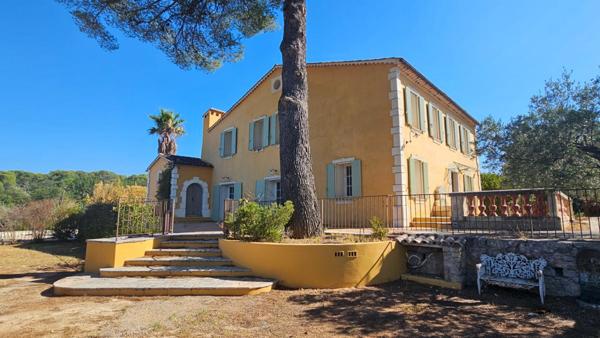 Bastide à Trans En Provence 8 pièce(s) 300 m2