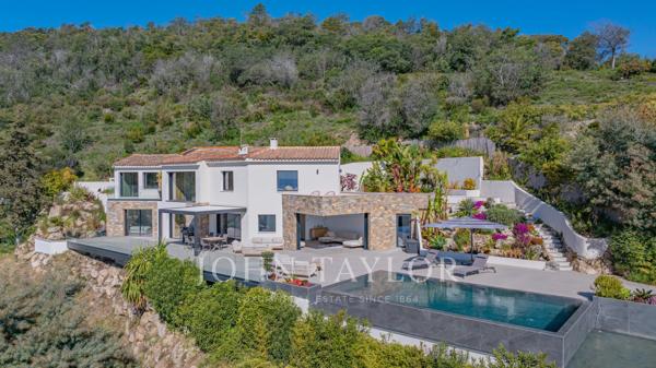 Belle maison contemporaine vue mer panoramique