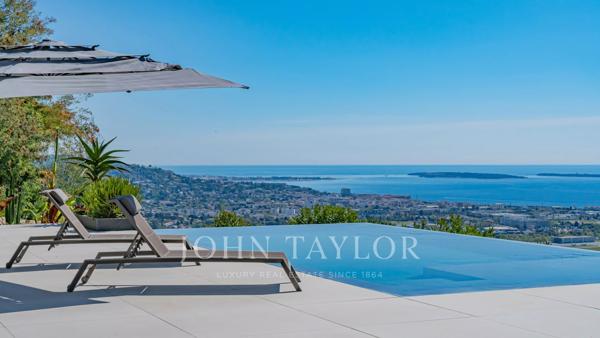 Belle maison contemporaine vue mer panoramique